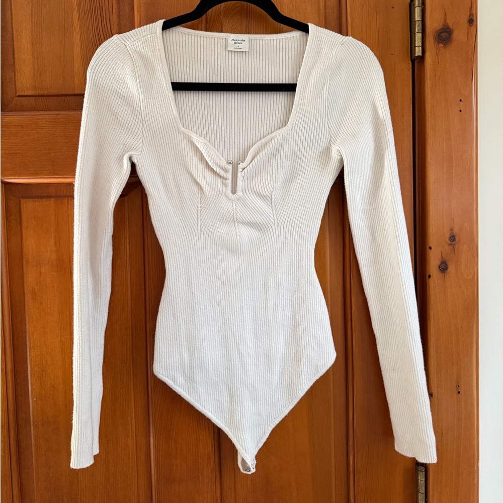 Average and Fitch knit long sleeve bodysuit